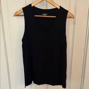 Old Navy Black Sleeveless Muscle Tee